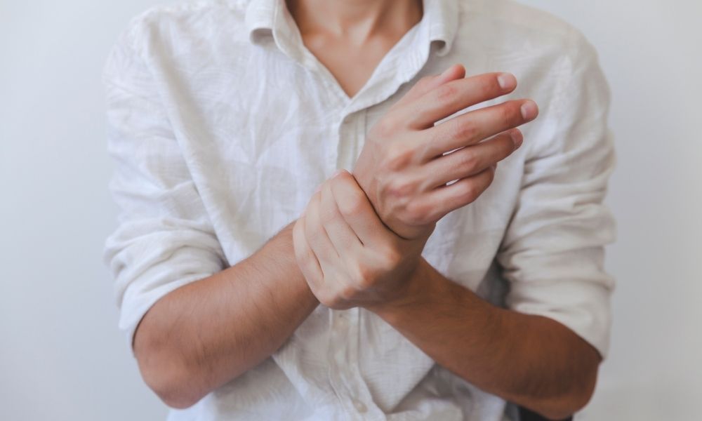 easing wrist pain